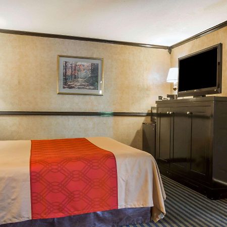 Econo Lodge Montpelier I-89 Екстериор снимка