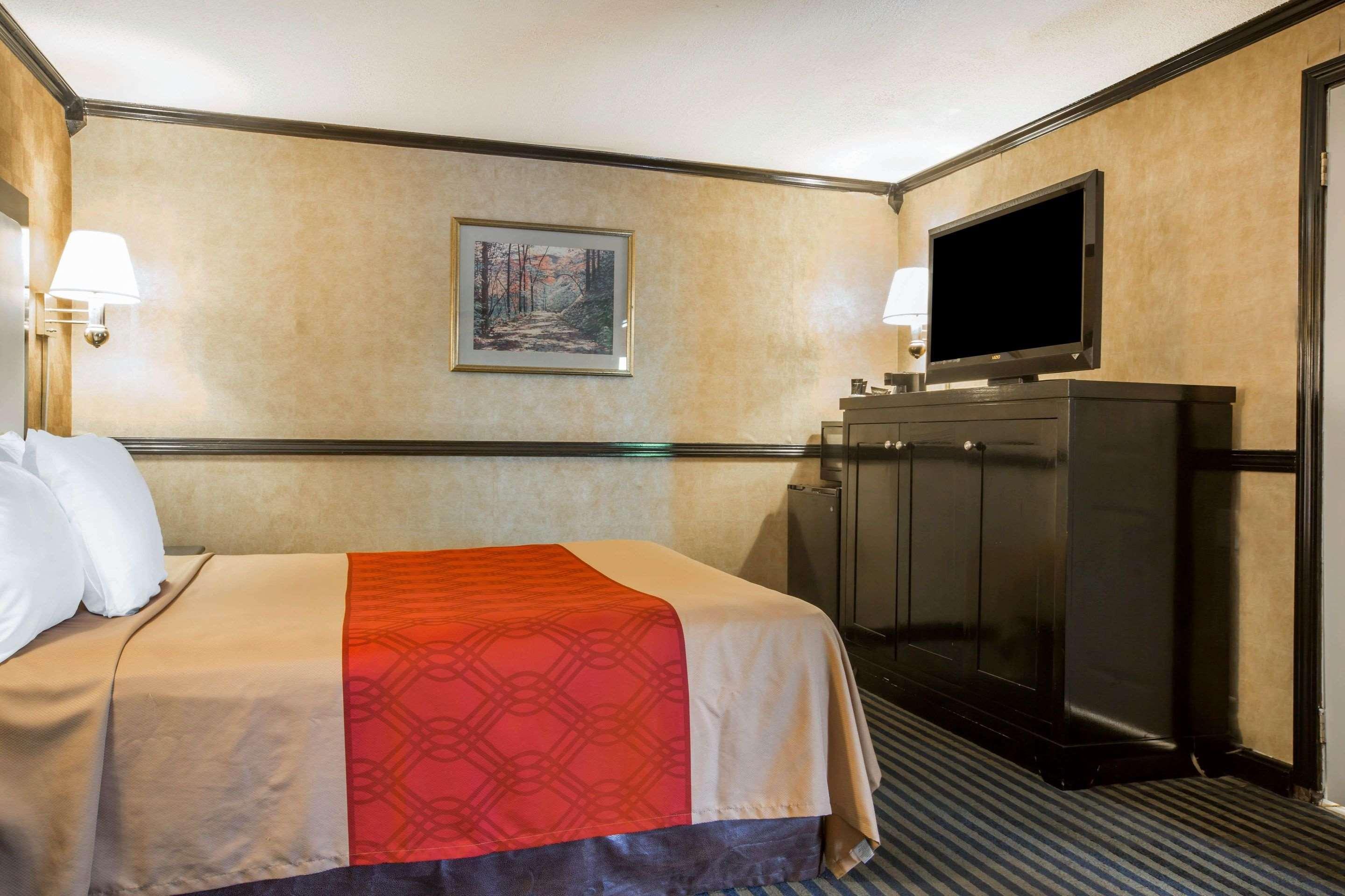 Econo Lodge Montpelier I-89 Екстериор снимка