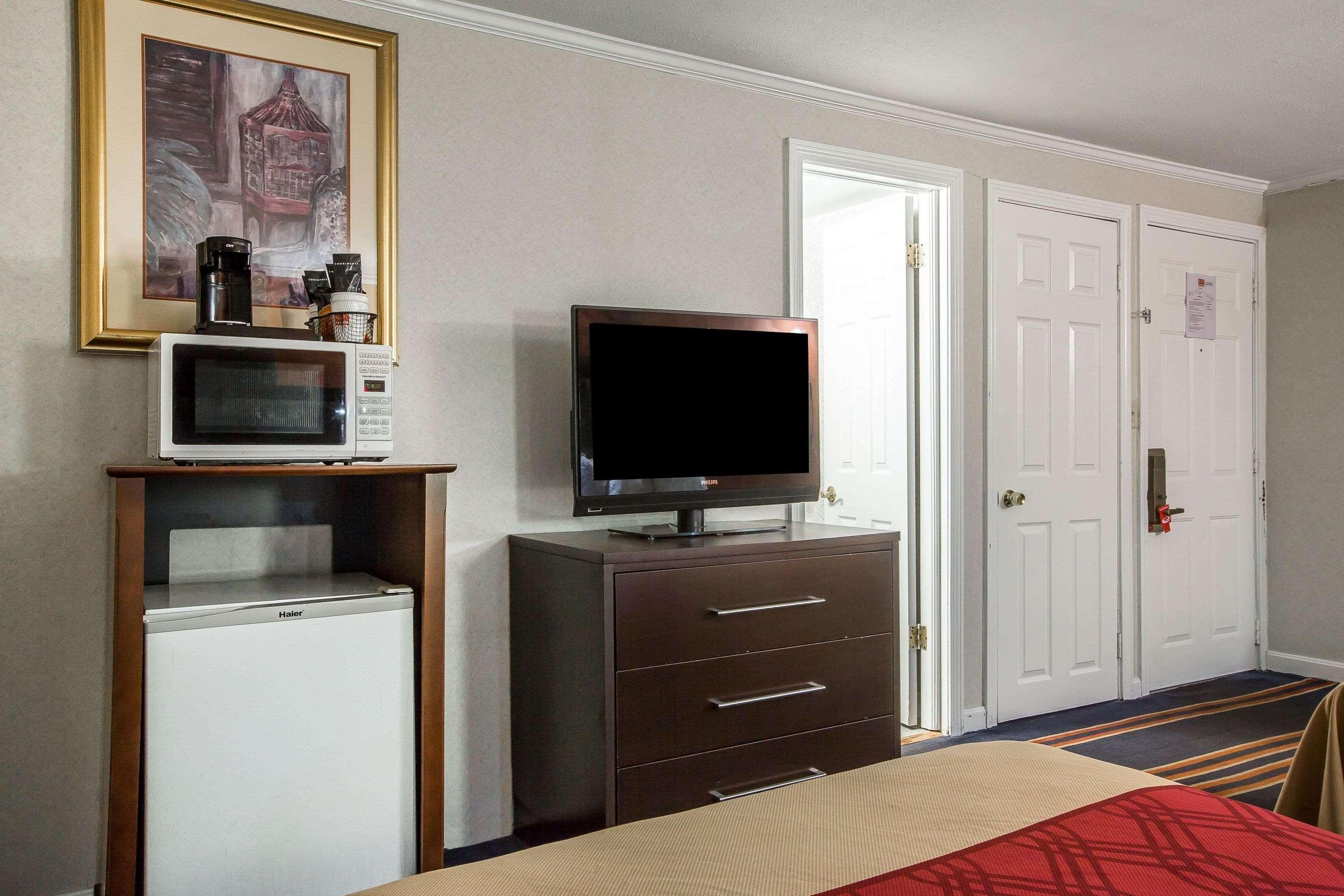 Econo Lodge Montpelier I-89 Екстериор снимка