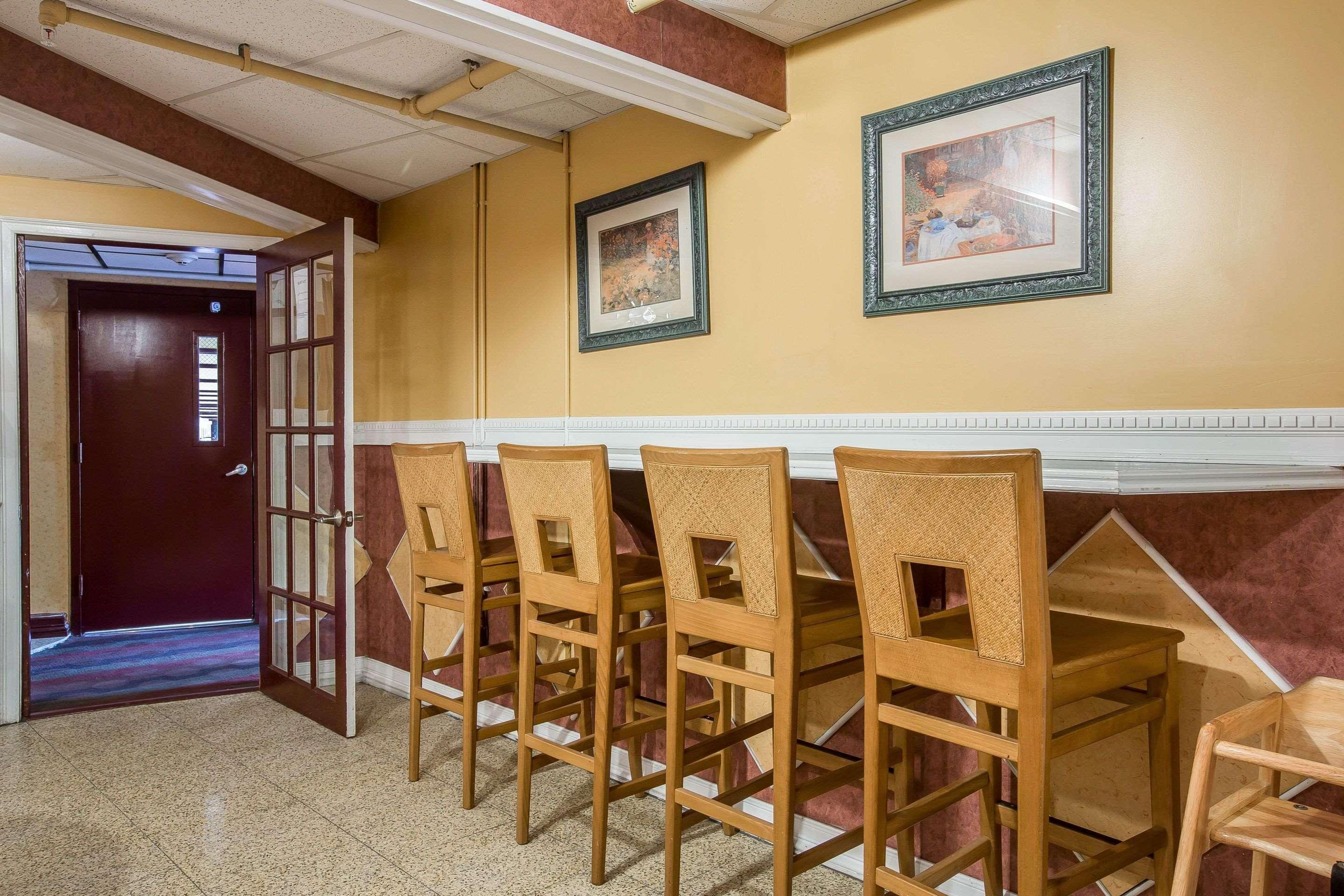 Econo Lodge Montpelier I-89 Екстериор снимка