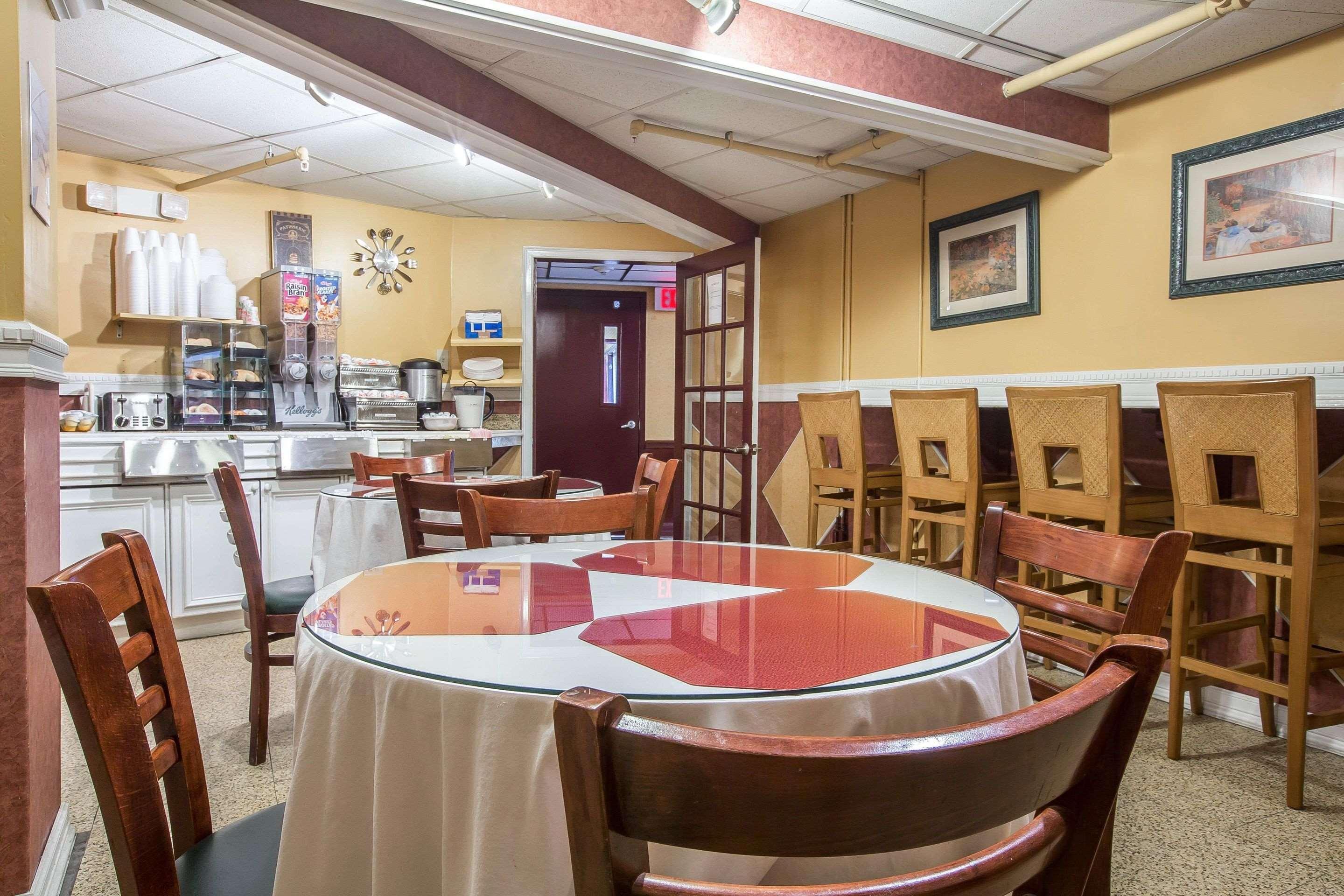 Econo Lodge Montpelier I-89 Екстериор снимка