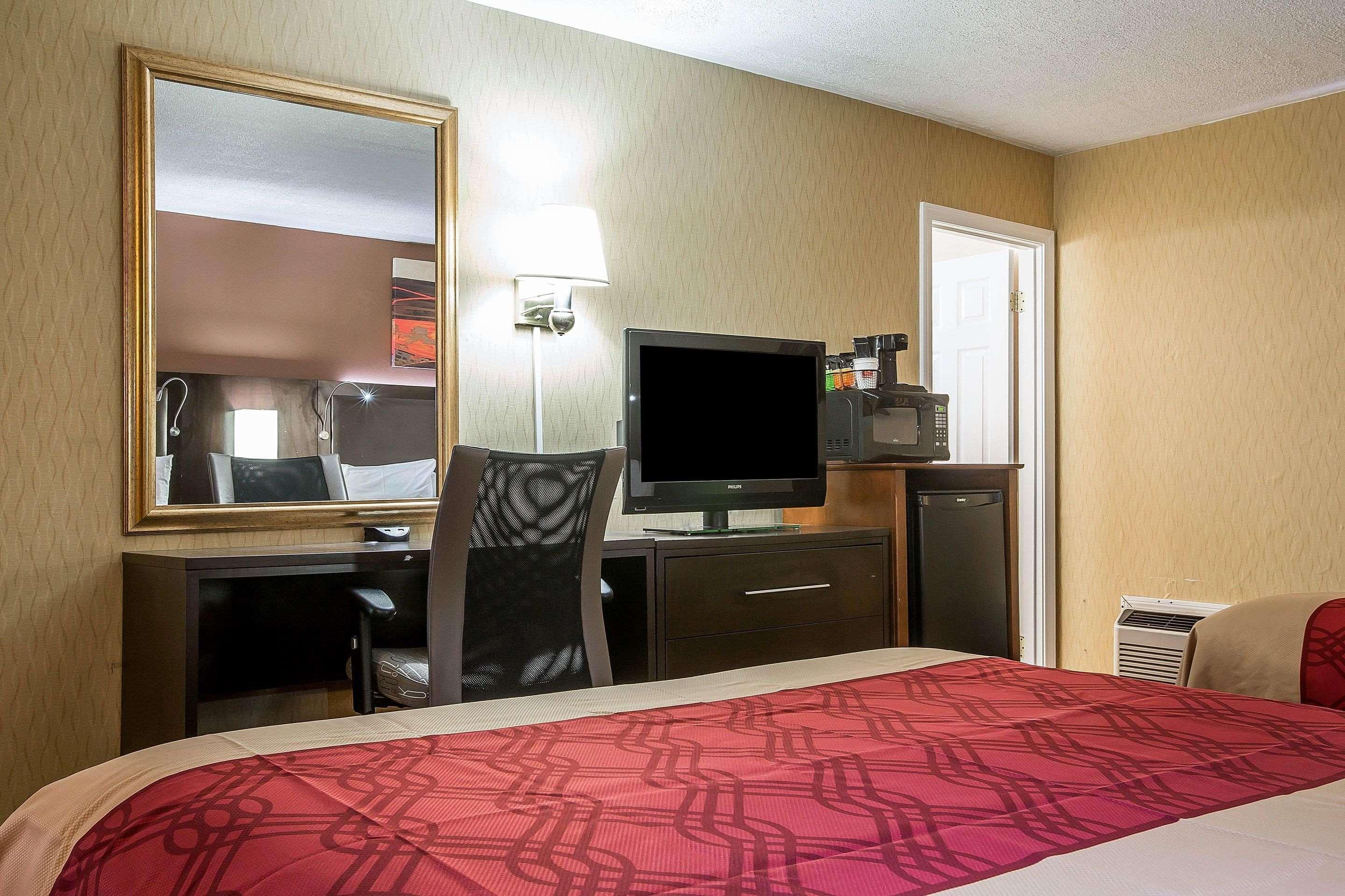 Econo Lodge Montpelier I-89 Екстериор снимка