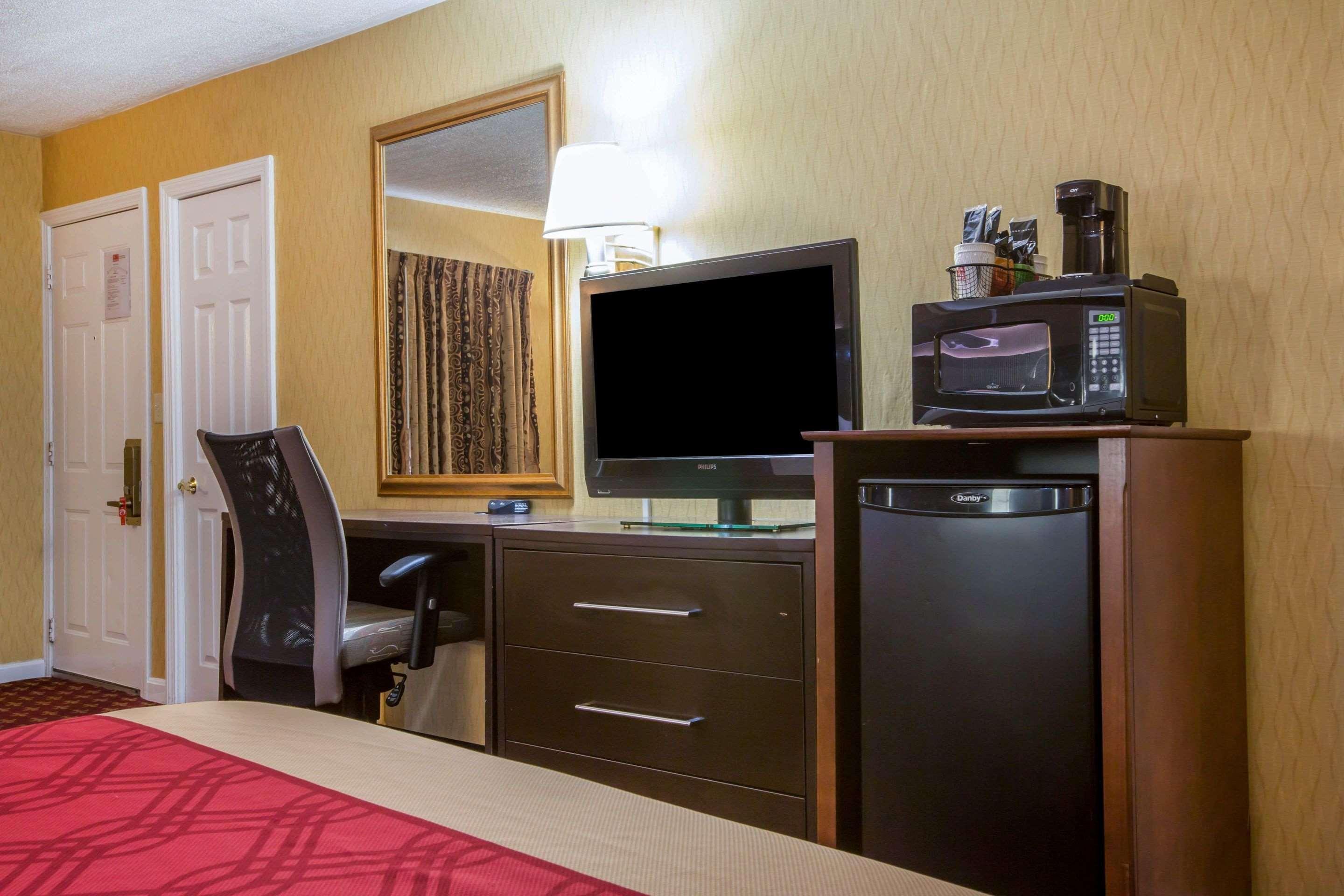 Econo Lodge Montpelier I-89 Екстериор снимка